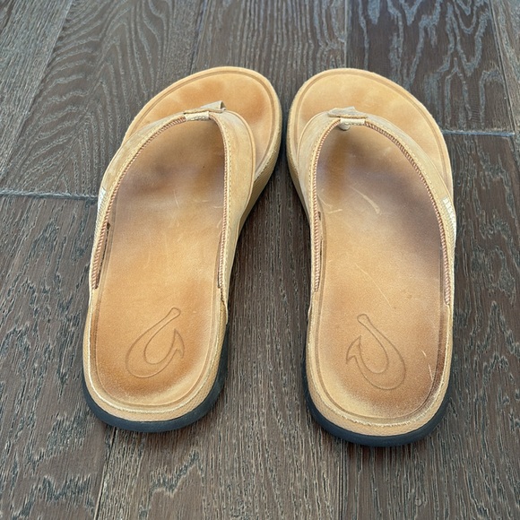 Olukai Tan Leather Flip Flops - Picture 7 of 10